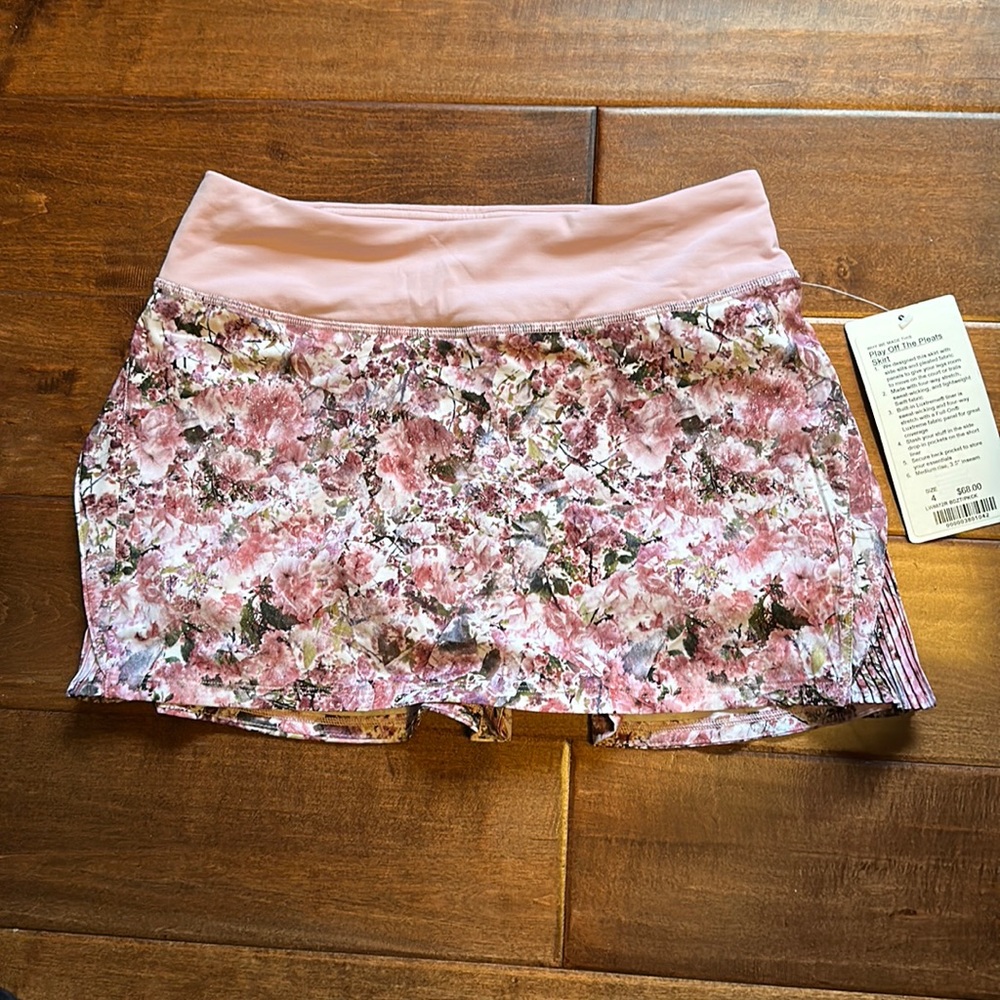 Lululemon play of the pleats skort, new with tags